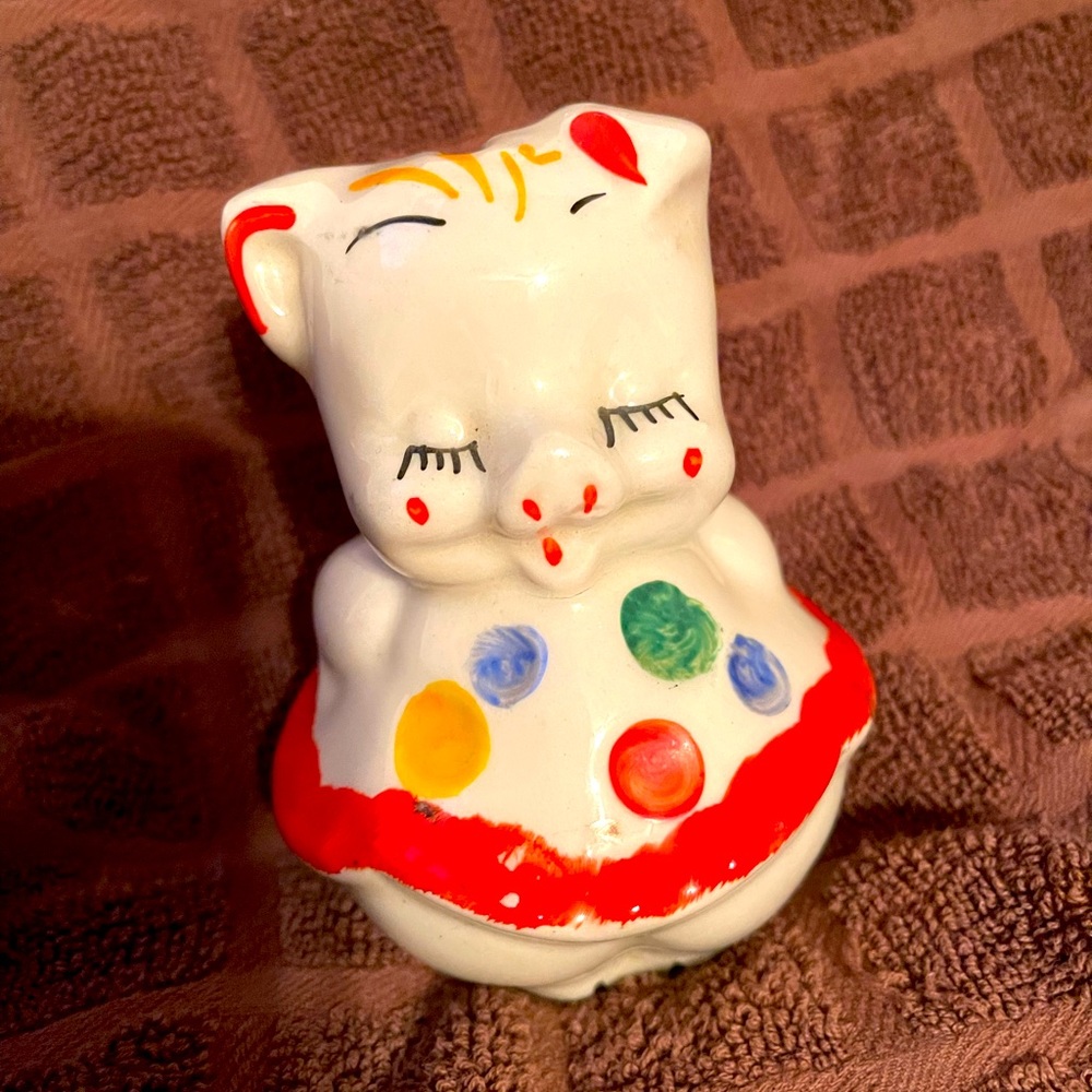 Vintage Shawnee polka dot piggy bank! 1940’s